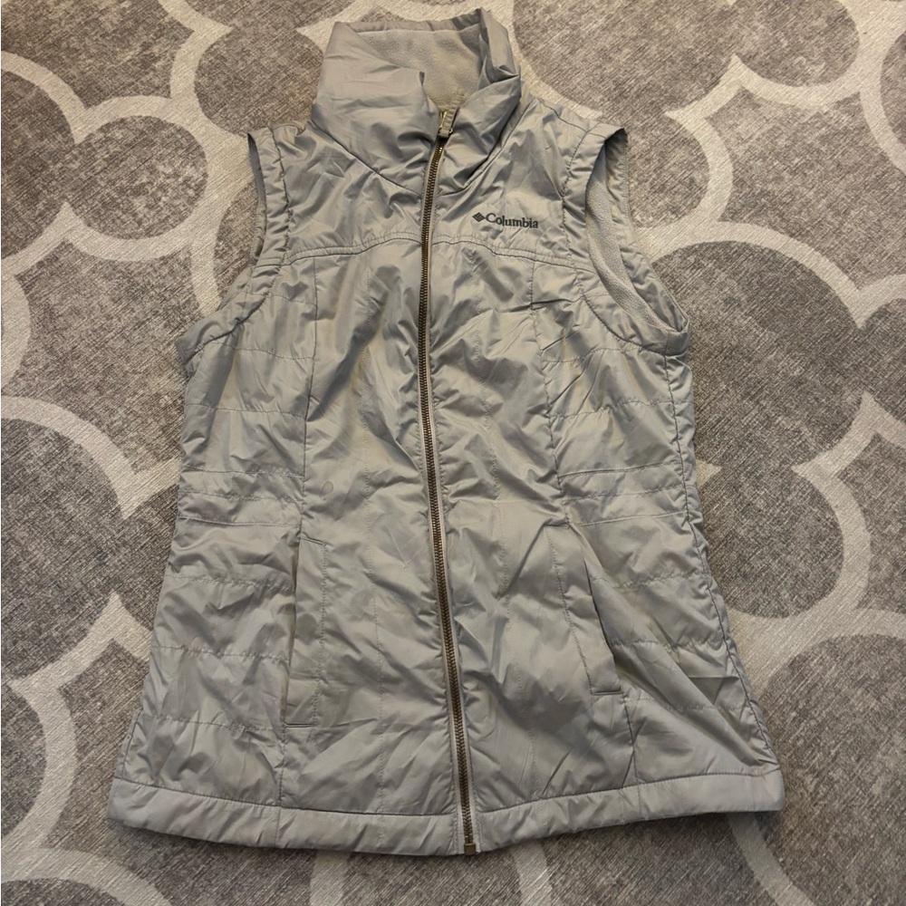 Columbia Women's Light Gray Quilted Vest